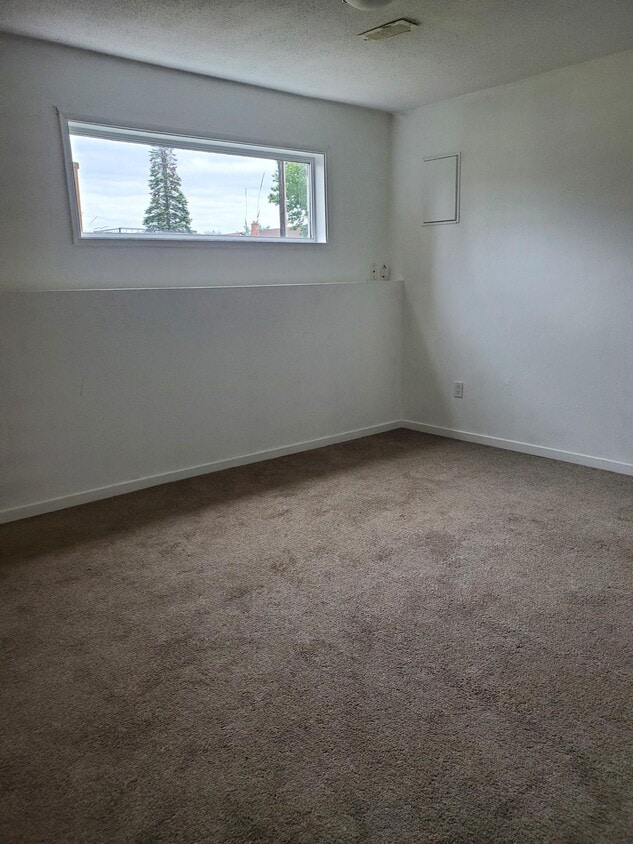 Primary Photo - 2980 10th Ave