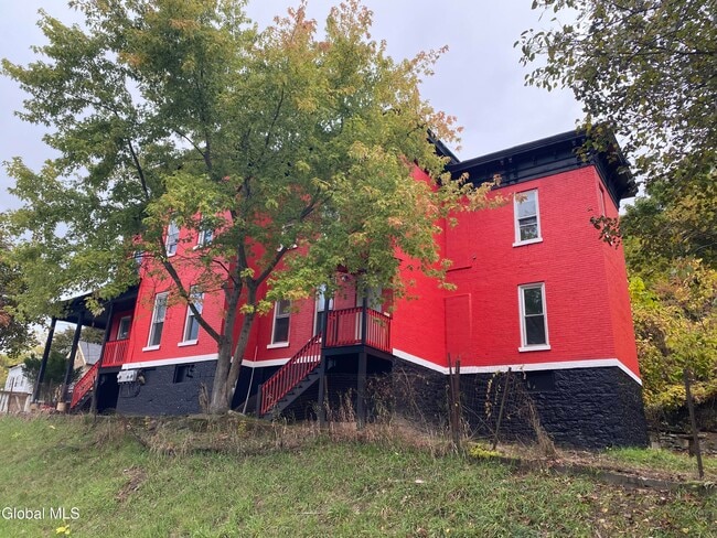 Building Photo - 13 Kimball St