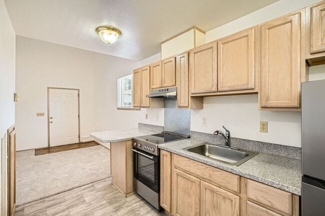 Building Photo - Shorewood Place 1031