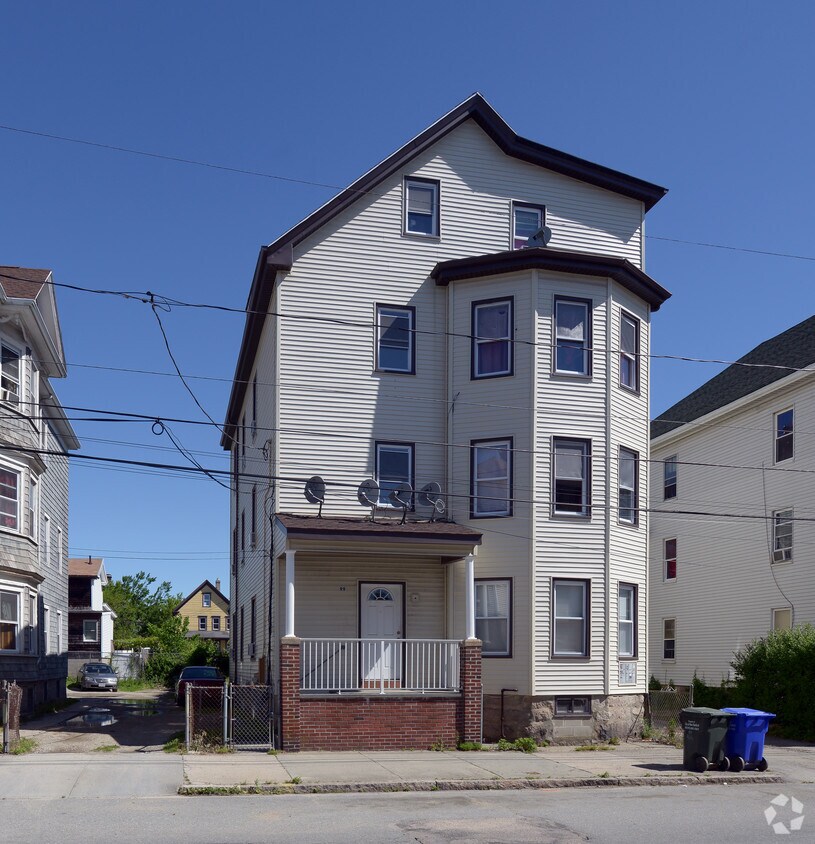 Building Photo - 99 Holly St