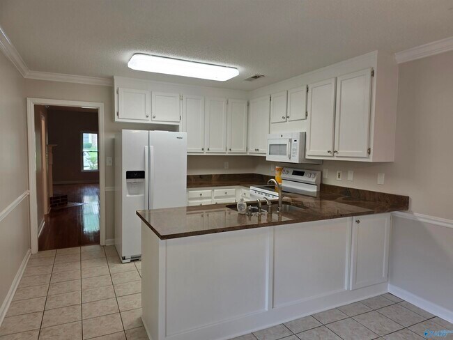 Foto del edificio - 252 W Lake Cir