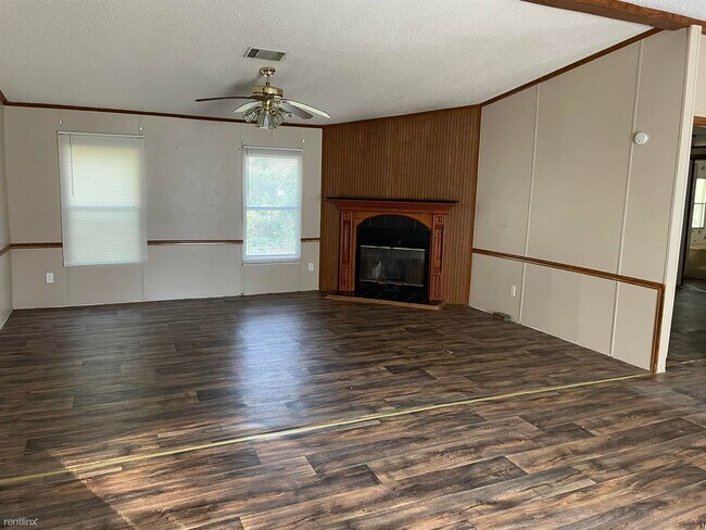 Building Photo - 3 br, 2 bath House - 376 Byrd Cir