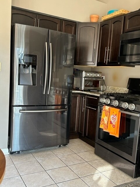 Foto del edificio - 777 Stonewall Ct