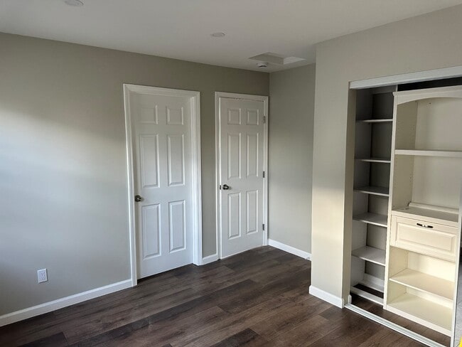 Building Photo - 5551 Lemon Ave