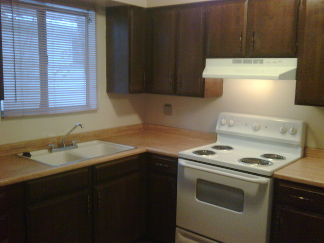 Building Photo - 1715 W 400 N