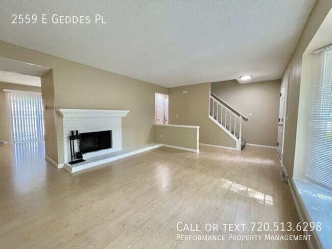 Foto del edificio - 2559 E Geddes Pl