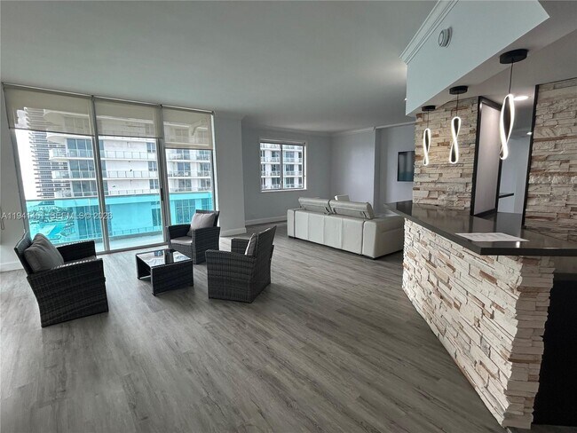 Foto del edificio - 4001 S Ocean Dr