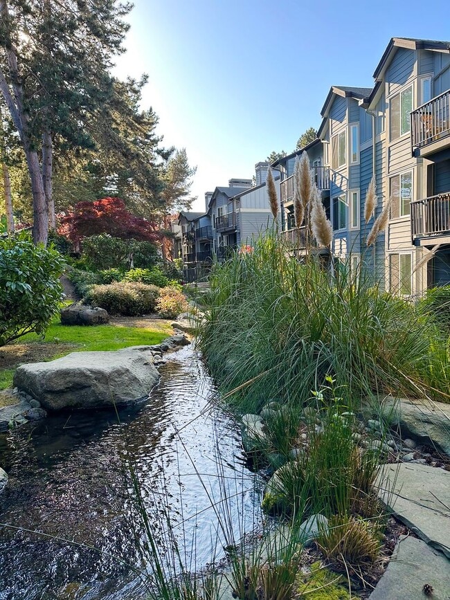 Building Photo - 2bd/2ba Kirkland Condo