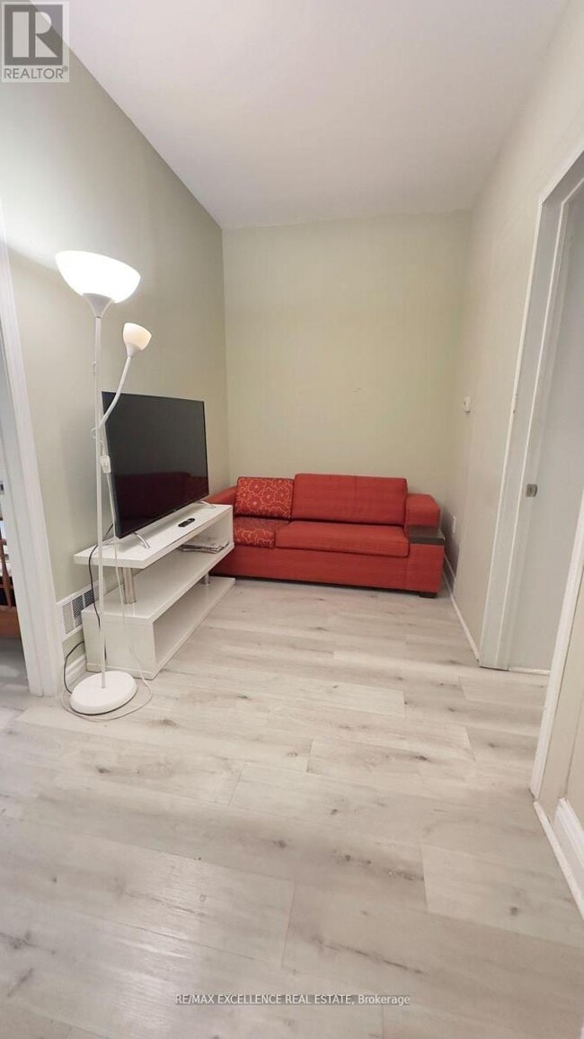 Photo du bâtiment - 25 Barnesdale Ave S