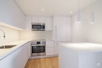 Building Photo - 4555 Av. Bonavista