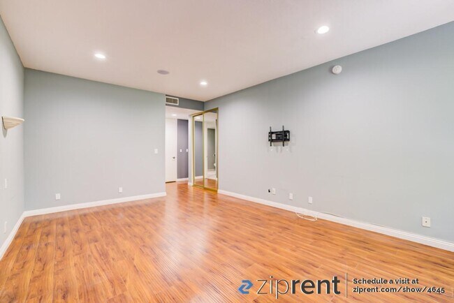 Foto del edificio - 4477 Wilshire Blvd