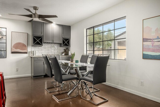 Foto del edificio - 8335 E Weldon Ave