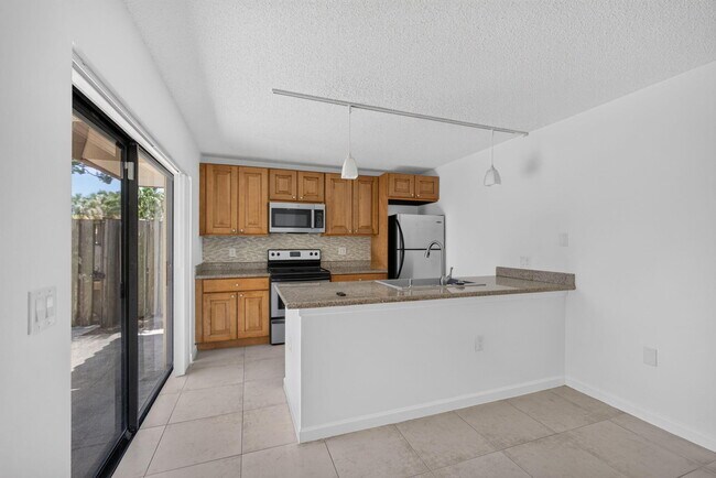 Building Photo - 851 Blue Ridge Cir