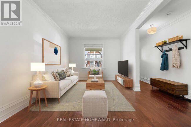 Photo du bâtiment - 93 Newmarket Ave