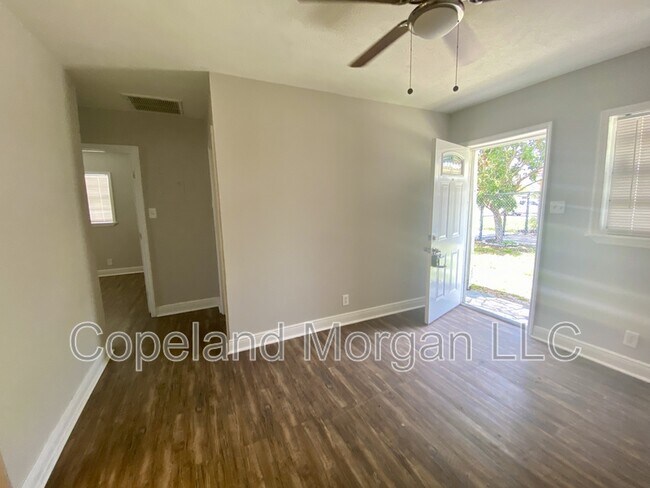 Foto del edificio - 2524 W Carmen St