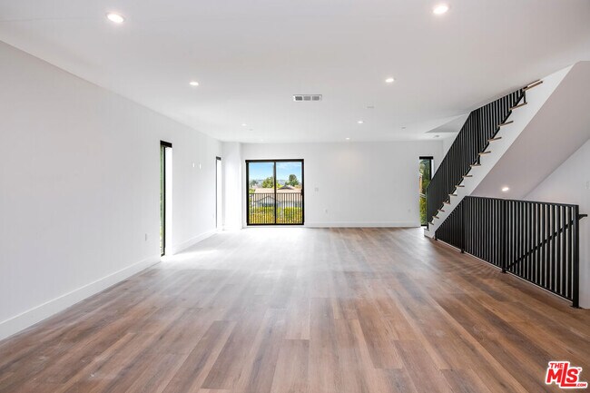 Foto del edificio - 354 Newland St