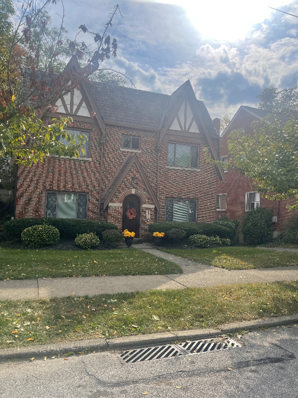 Building Photo - 3577 Saybrook Ave