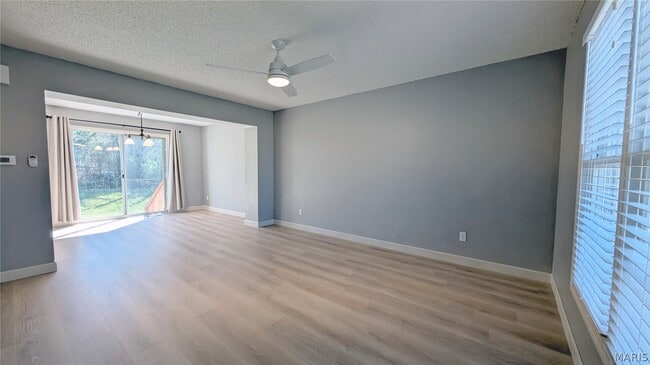 Foto del edificio - 247 New Richmond Dr