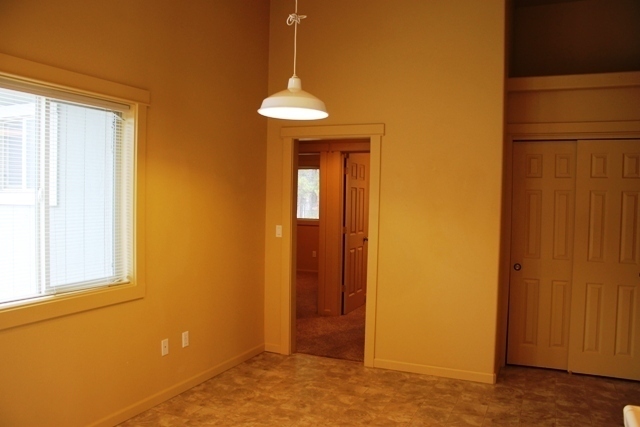 Building Photo - Oregon Water Wonderland- 3 Bedroom 2 Bath ...