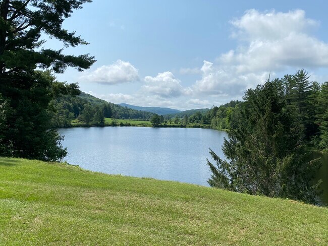 Vista desde el porche - 1931 Middlebrook Rd