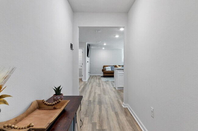 Building Photo - 3003 Jane Ln