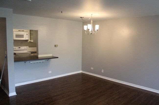 Building Photo - 835 Ridge Ave