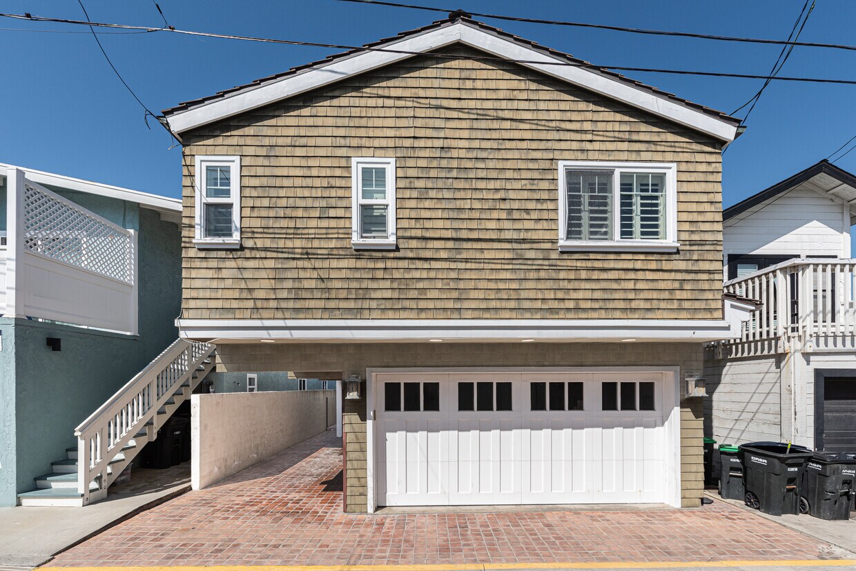 Back unit entrance - 120 44th St