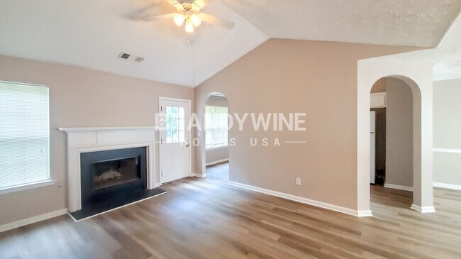 Building Photo - 603 Rosewood Cir