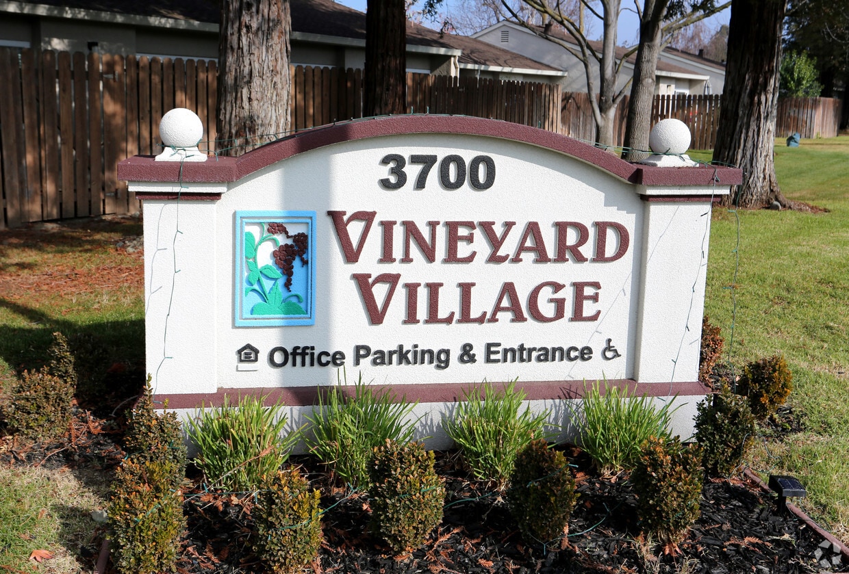 Foto del edificio - Vineyard Village