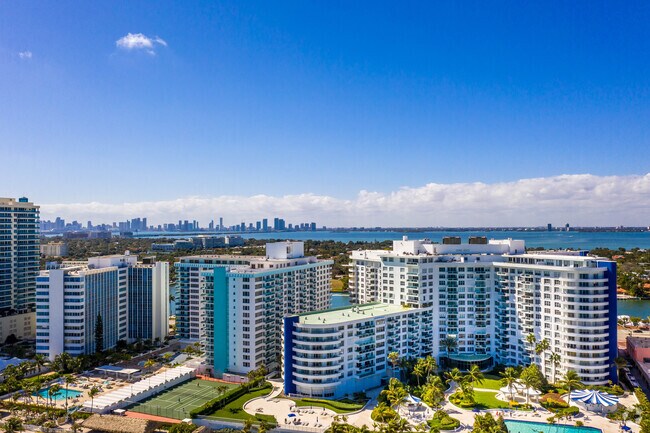 Building Photo - Copabella