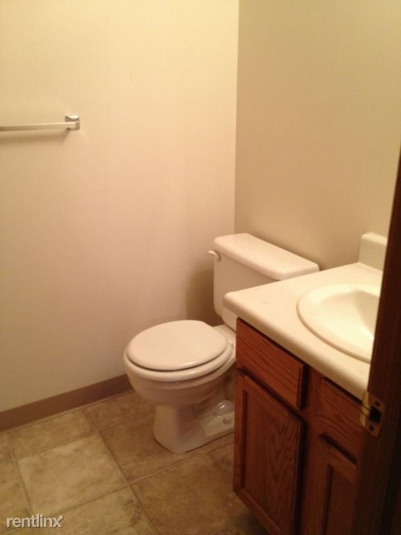 Building Photo - 2 br, 2 bath Townhome - Lotus Townhomes I