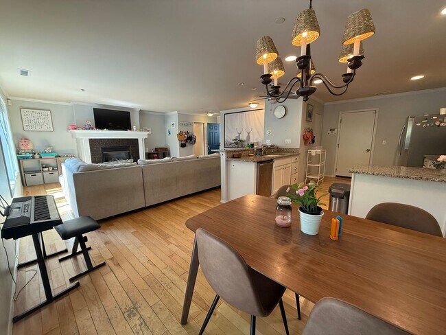 Foto del edificio - 3 Bedroom DuPont Home for Rent