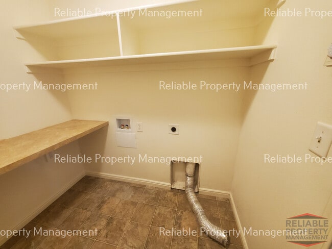 Building Photo - 111 Robison Dr