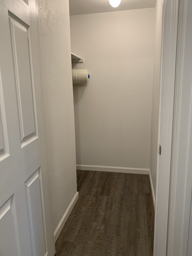 Utility room for storage - 12626 Ne 118th St, Apt 3