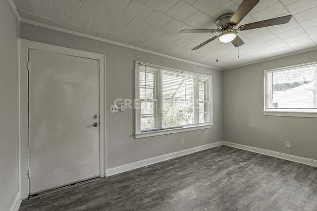 Building Photo - Charming 2 Bedroom in Maiden!