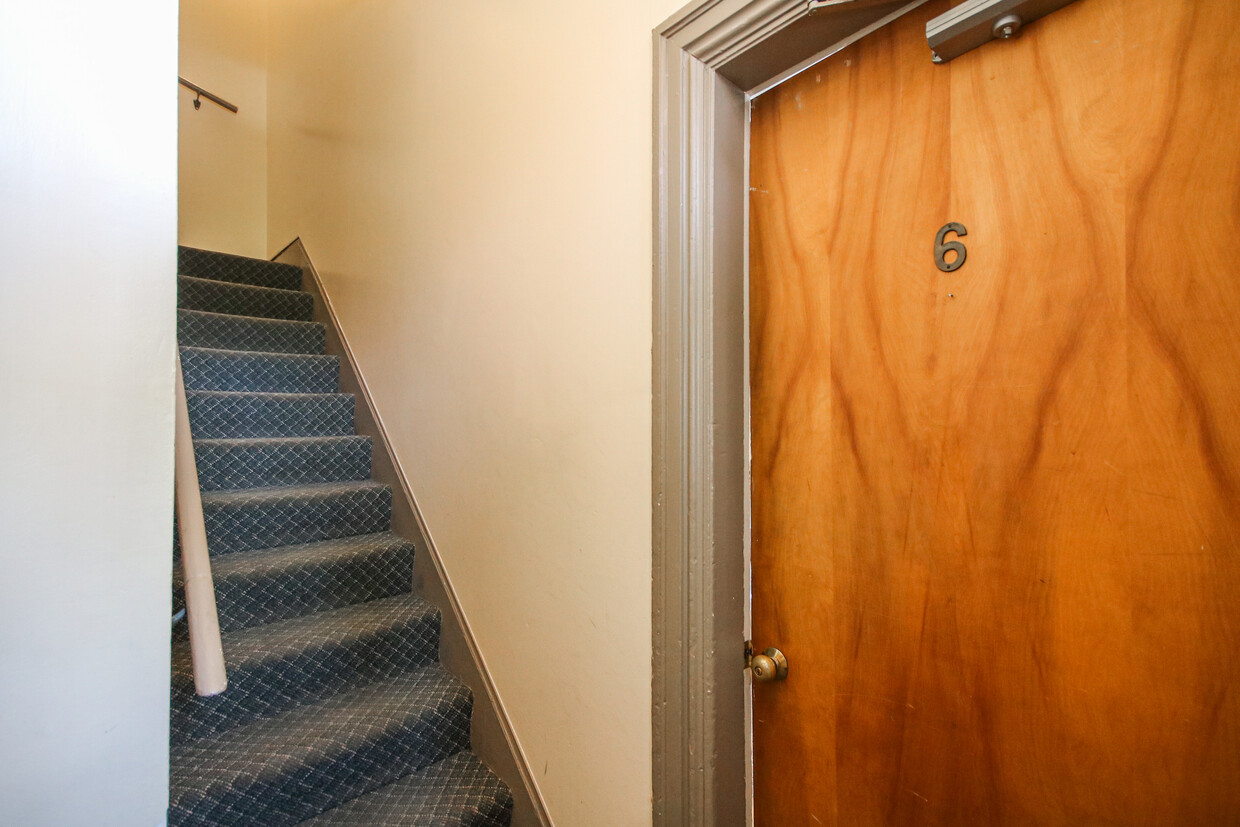 Foto principal - 158 Danforth St