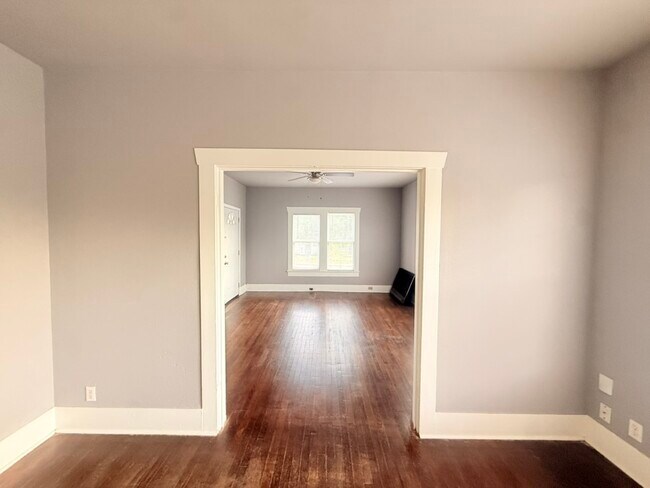 Foto del edificio - 1452 Center St