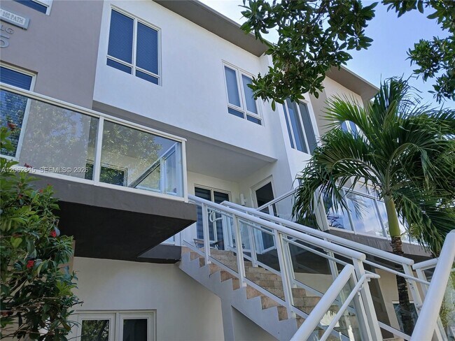 Foto del edificio - 6415 NW 102nd Path