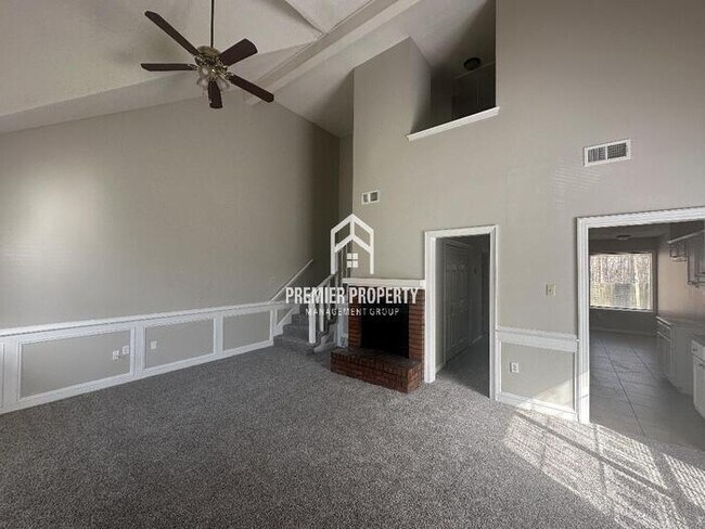 Building Photo - 3518 Newberry - Available Now!
