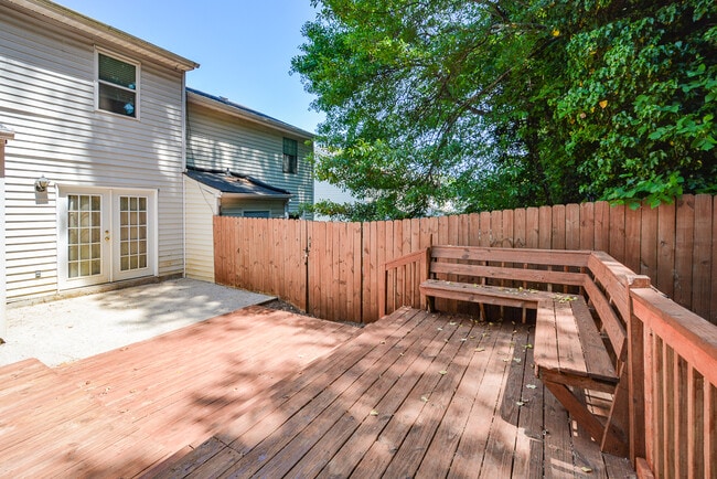 Building Photo - 1422 Springleaf Cir SE