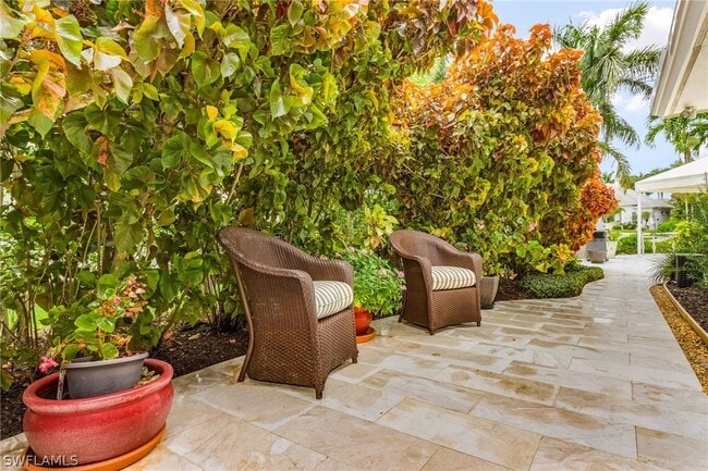 Foto del edificio - 950 Galleon Dr