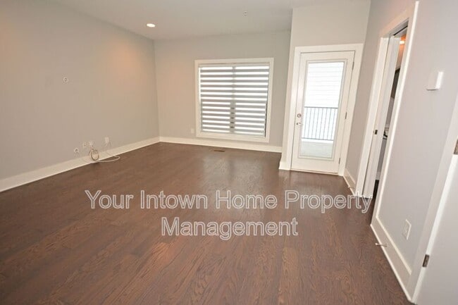 Building Photo - 958 Moda Dr