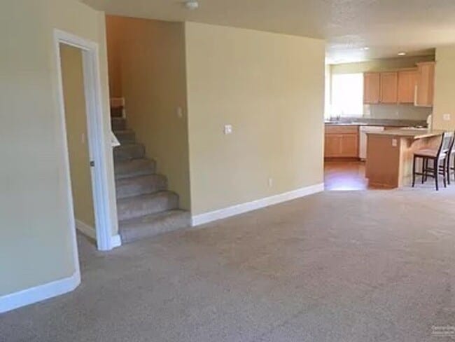 Foto del edificio - 3 Bed 2.5 Bath Home in desirable location!