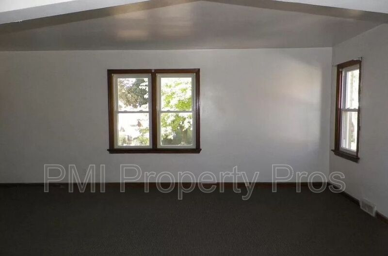 Primary Photo - 3630 W Nash St