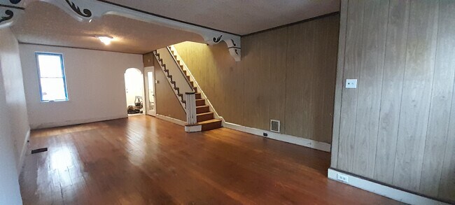 Foto del edificio - 421 McClellan St