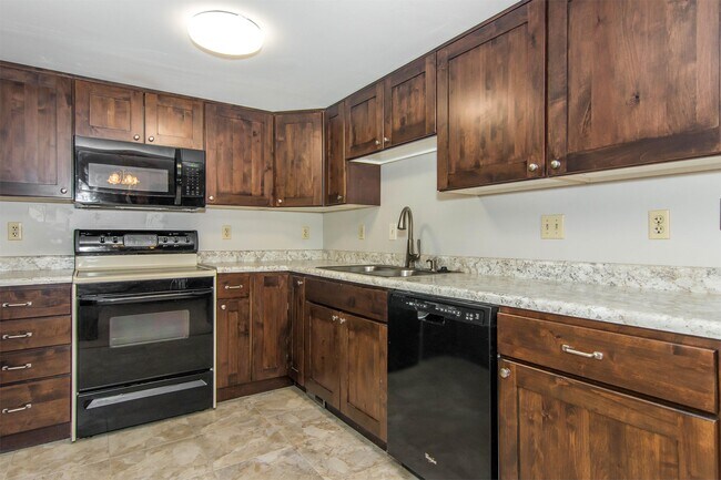 Foto del edificio - 7811 Honeywood Cove Dr