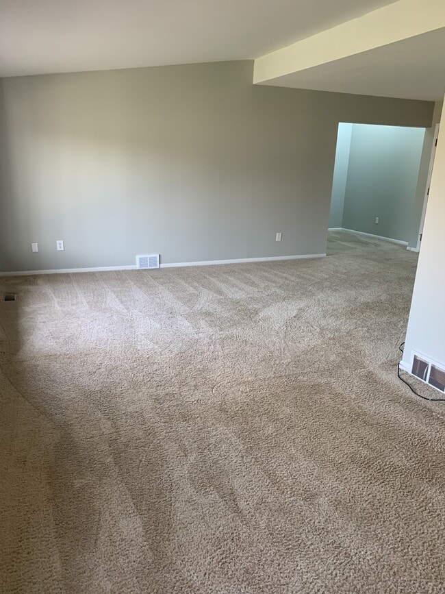 Living/Den View - 880 N Adams Rd