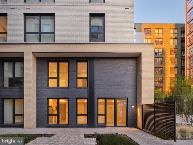 Foto del edificio - 1099 Germantown Ave