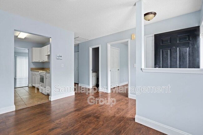 Foto del edificio - 1320 Pinnacle Ln