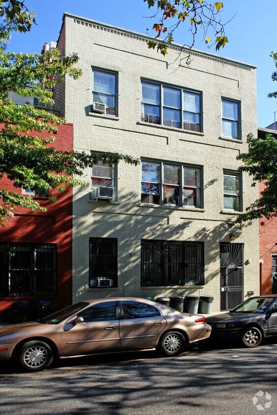 Foto principal - 373 Pacific St